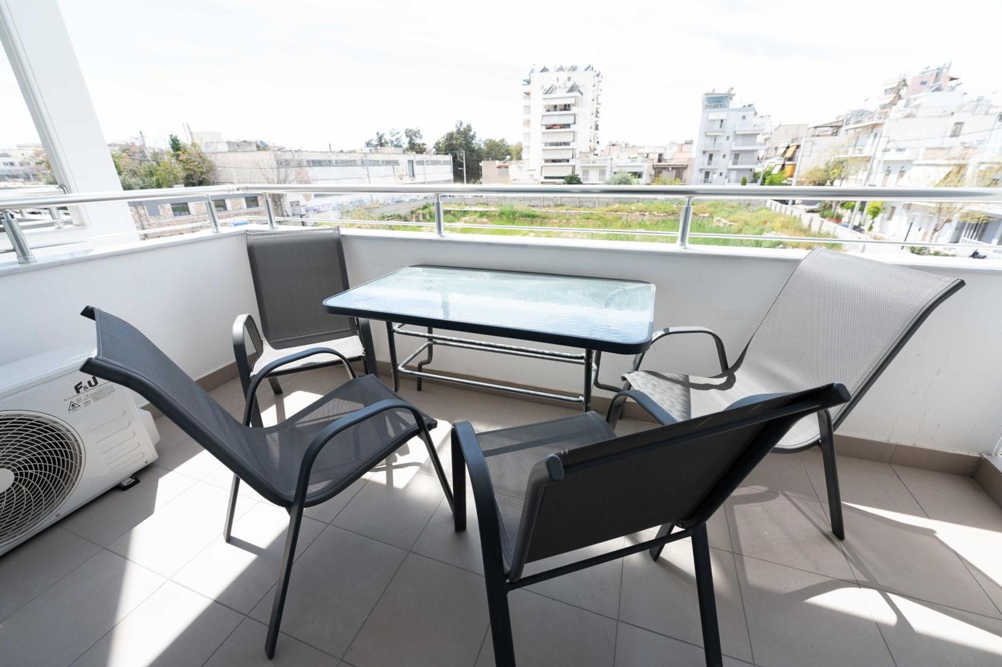 Modern Spacious Apartment Located In Piräus Exterior foto